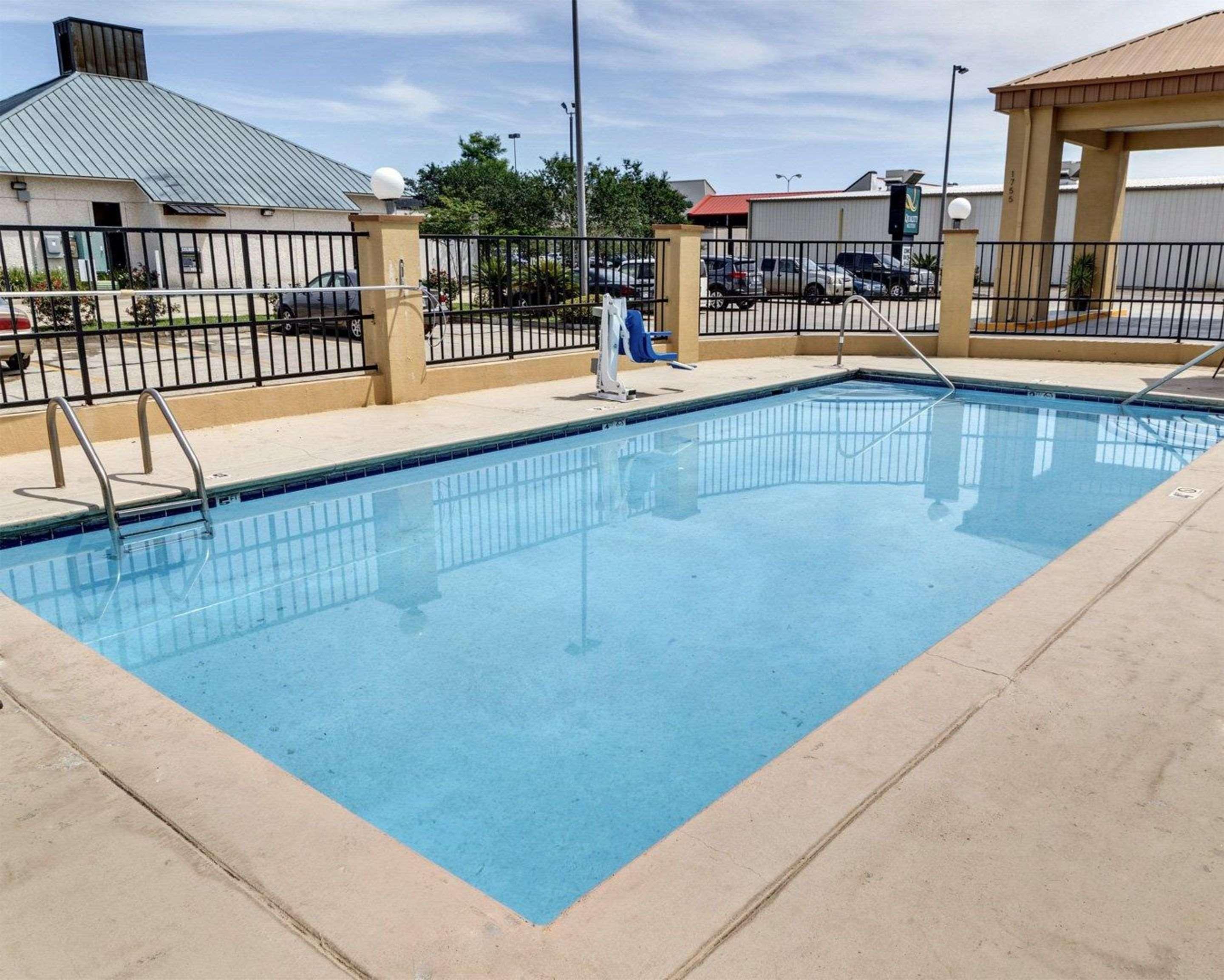Quality Suites Baton Rouge East - Denham Springs Extérieur photo