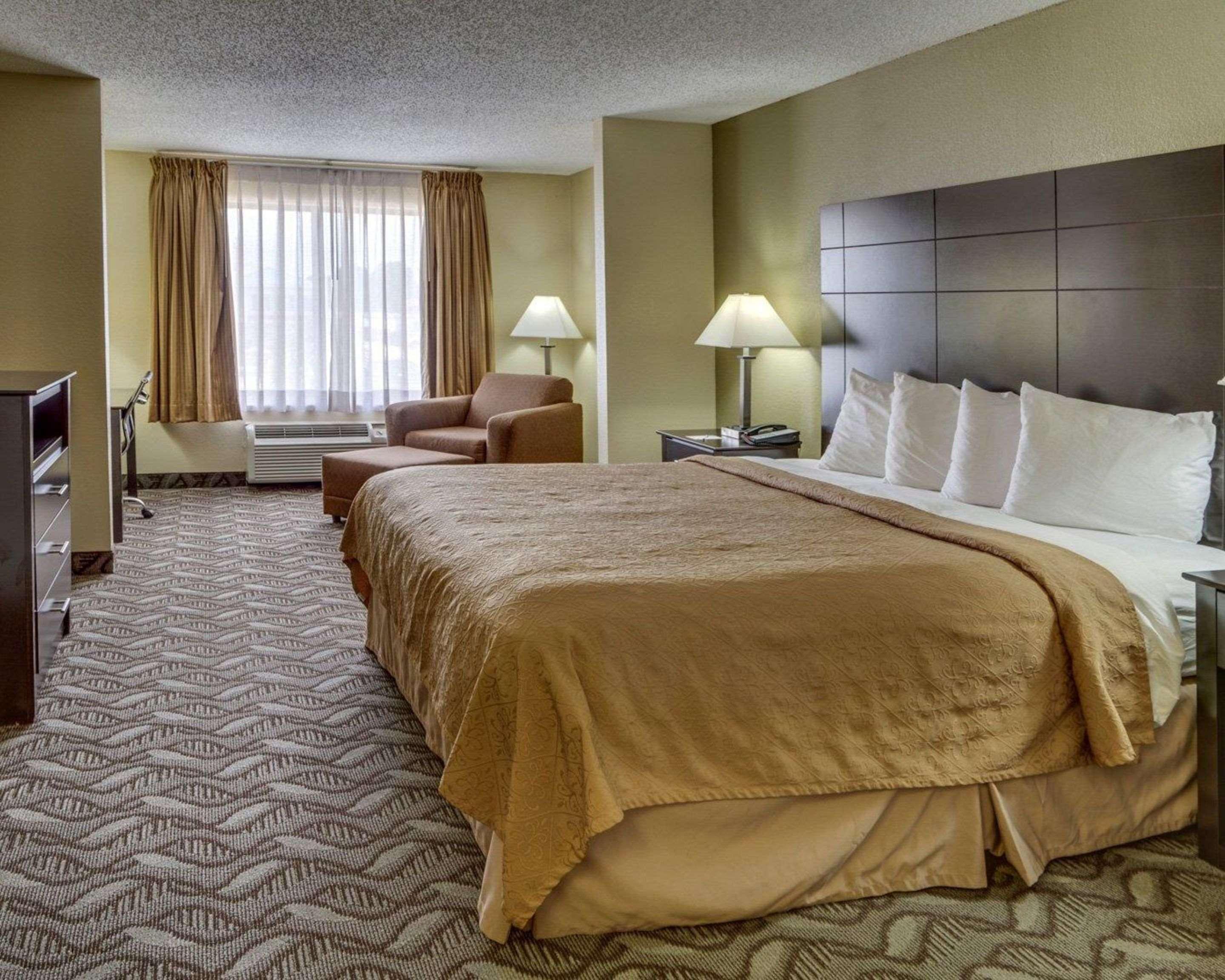 Quality Suites Baton Rouge East - Denham Springs Extérieur photo