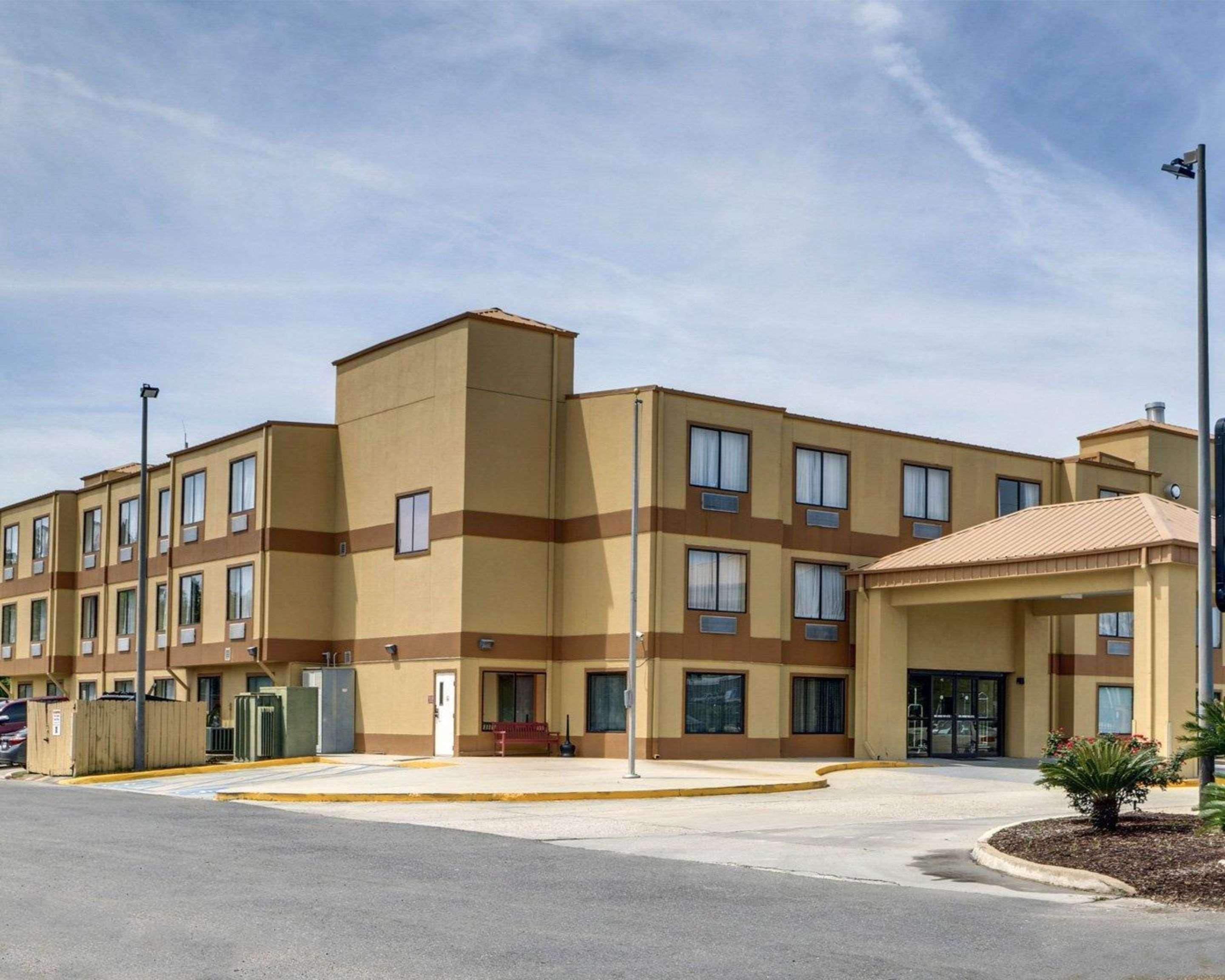 Quality Suites Baton Rouge East - Denham Springs Extérieur photo